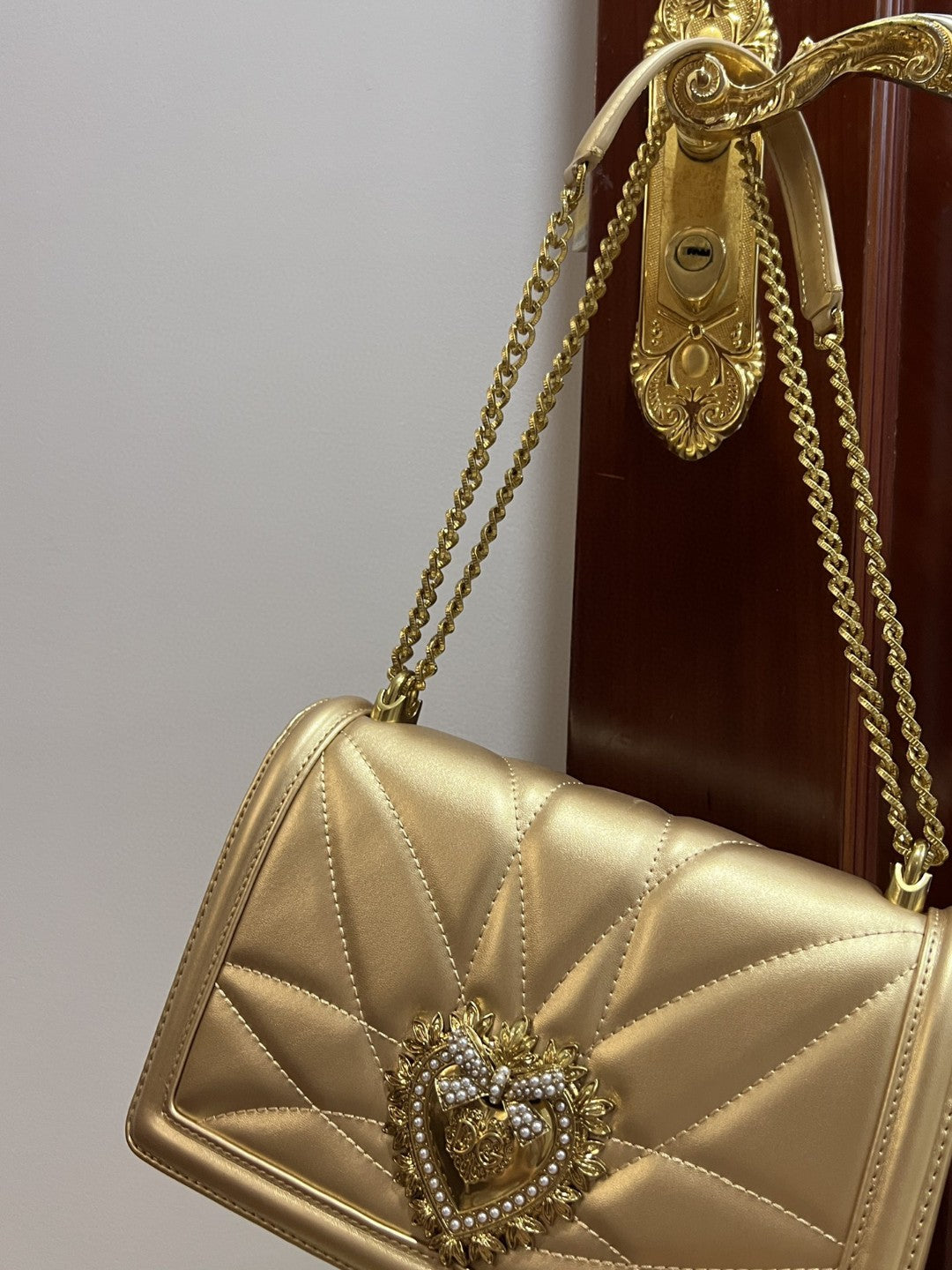Top Quality Large Devotion Bag In Quilted Nappa Gold For Women 10in/26cm Top Quality