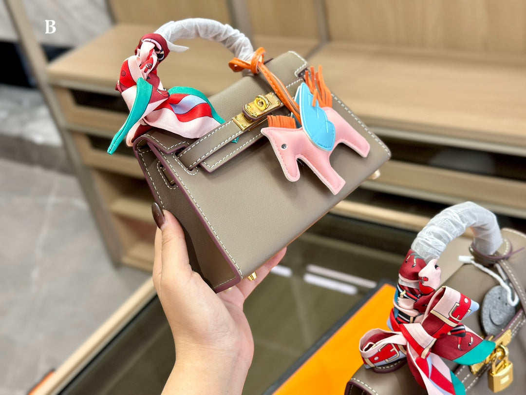 EN - New 1:1 rep  Bags HM 146