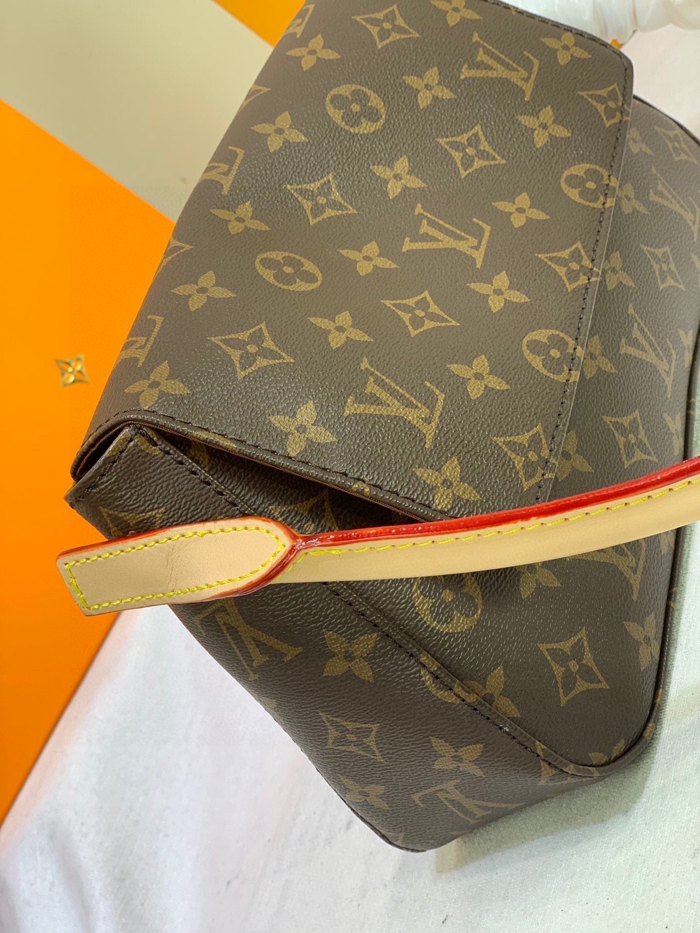 New 1:1 rep Lux Bags LUV 887