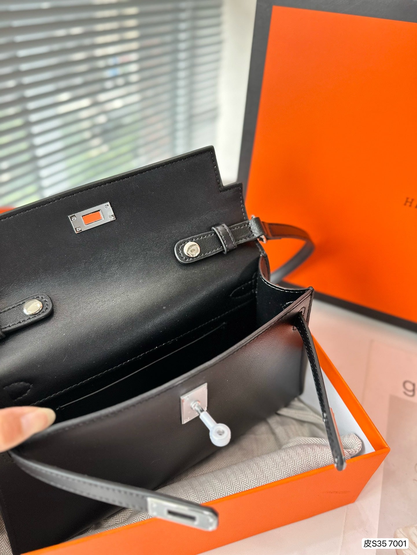 EN - New 1:1 rep  Bags HM 148