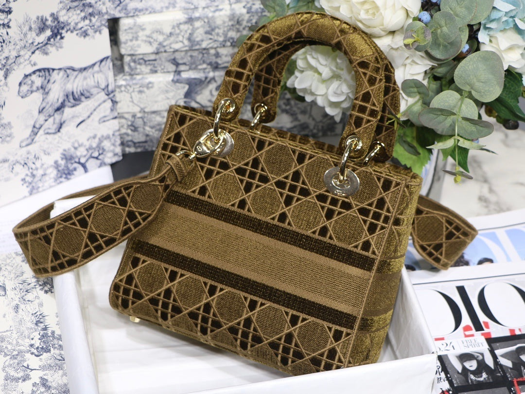 Top Quality MeTop Qualityum Lady D-Lite Brown Cannage Bag For Women 9.5in/24cm CD