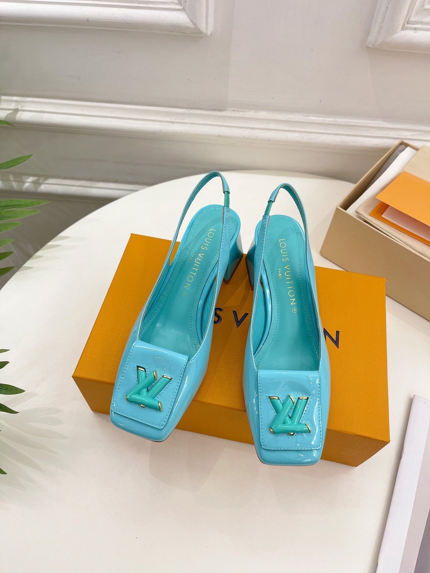 New 1:1 rep LUV High Heel Shoes 028