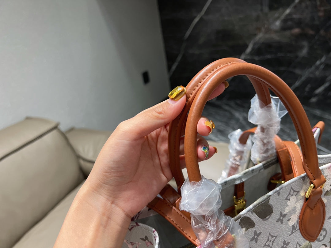 EN - New 1:1 rep Lux Bags LUV 555