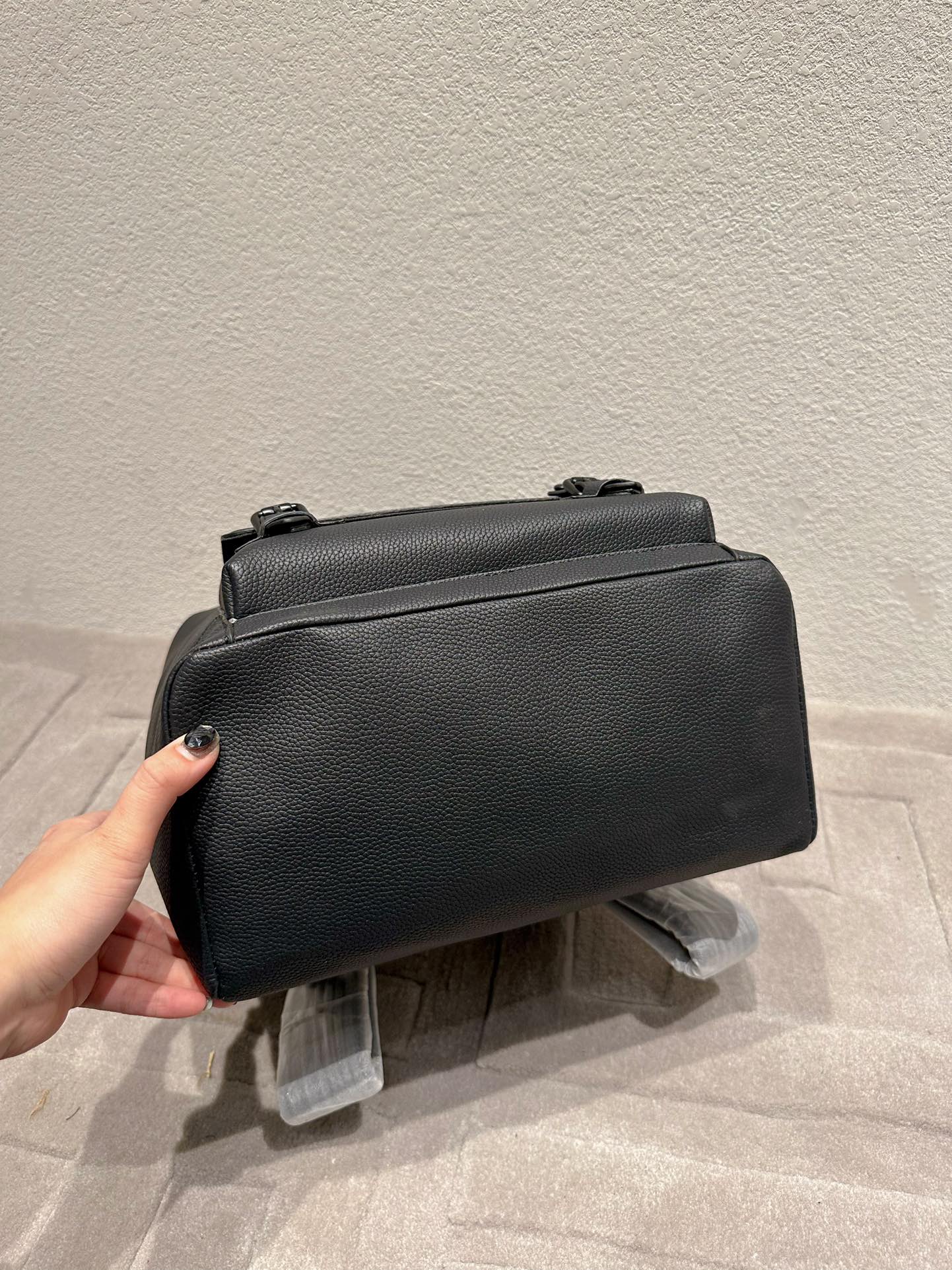 EN - New 1:1 rep  Bags LUV 665
