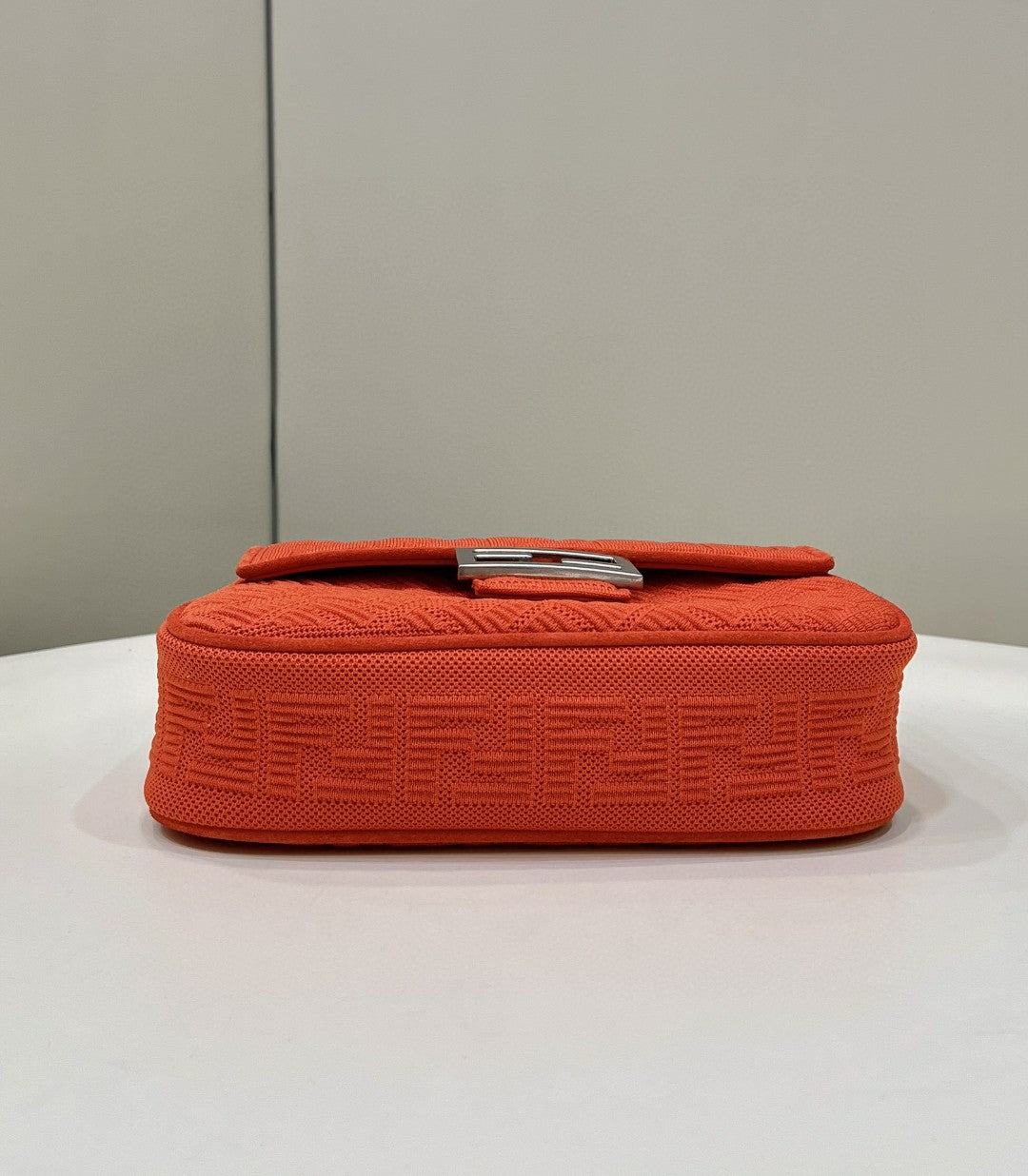Top QualityTop Quality Baguette Chain Midi Red FF Fabric Bag For Woman 14.5cm/6in 8BR793AHW5F1F2I