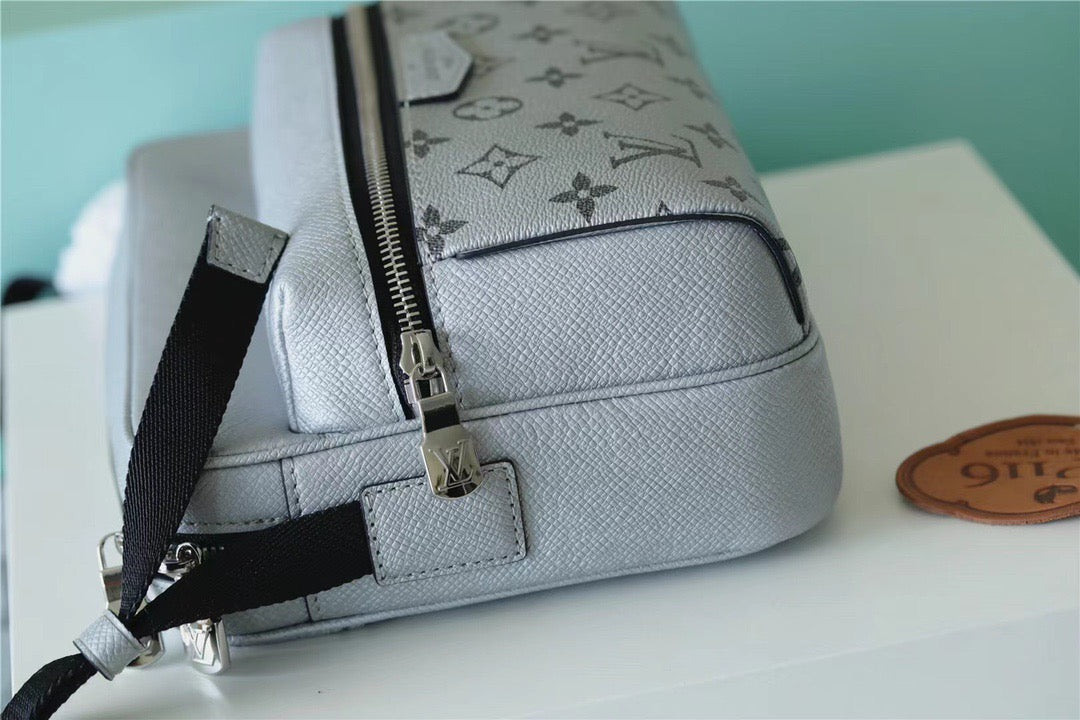 Top Quality Outdoor Messenger Bag Monogram/Taiga Gunmetal Grey For Men, Bags, Shoulder And Crossbody Bags 10.2in/26cm Top Quality M30830