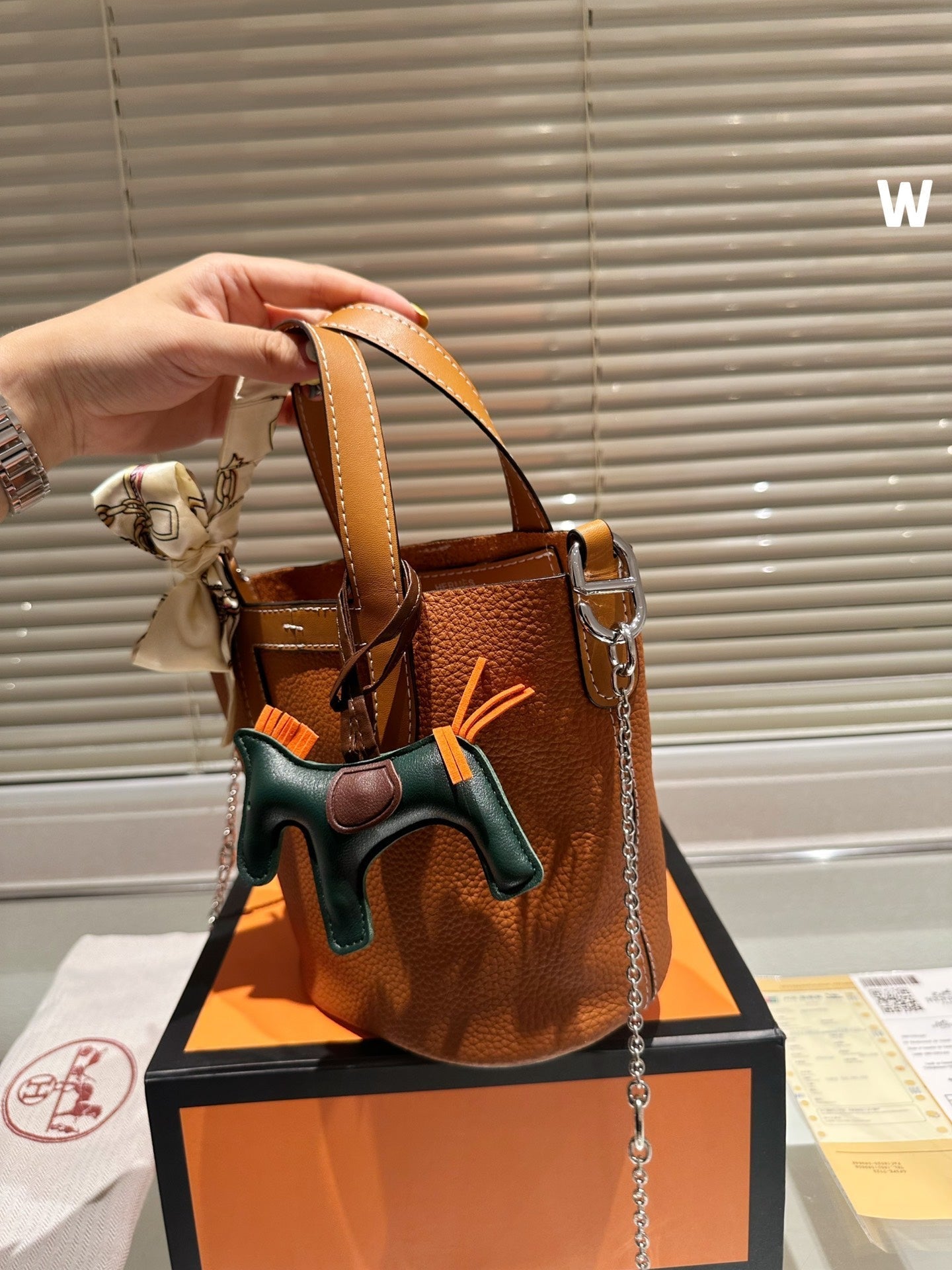 EN - New 1:1 rep  Bags HM 138