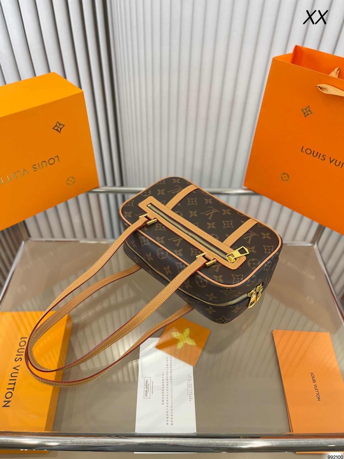 EN - New 1:1 rep Lux Bags LUV 551