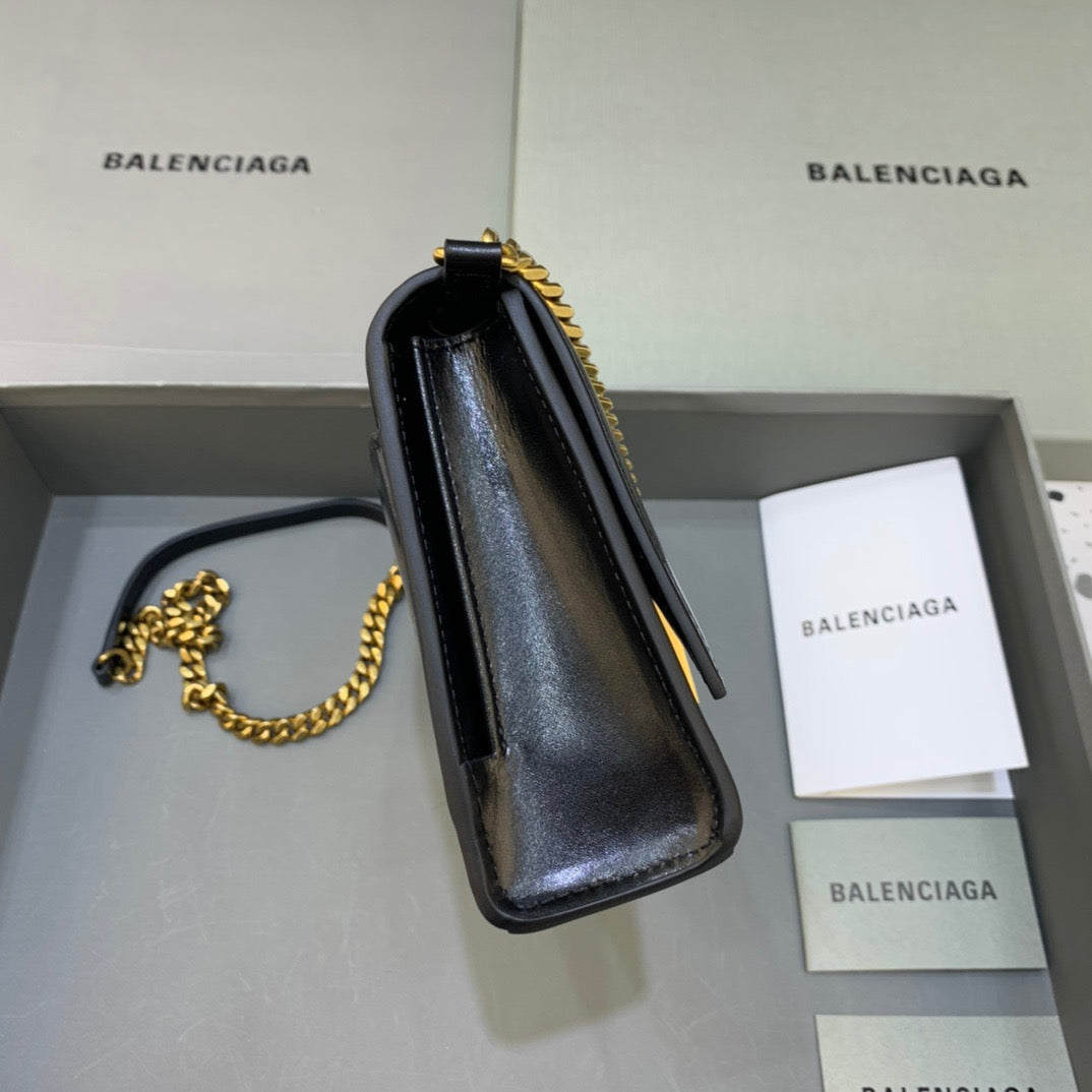 Top Quality Hourglass Wallet On Chain in Black, For Women,  Bags 9in/23cm