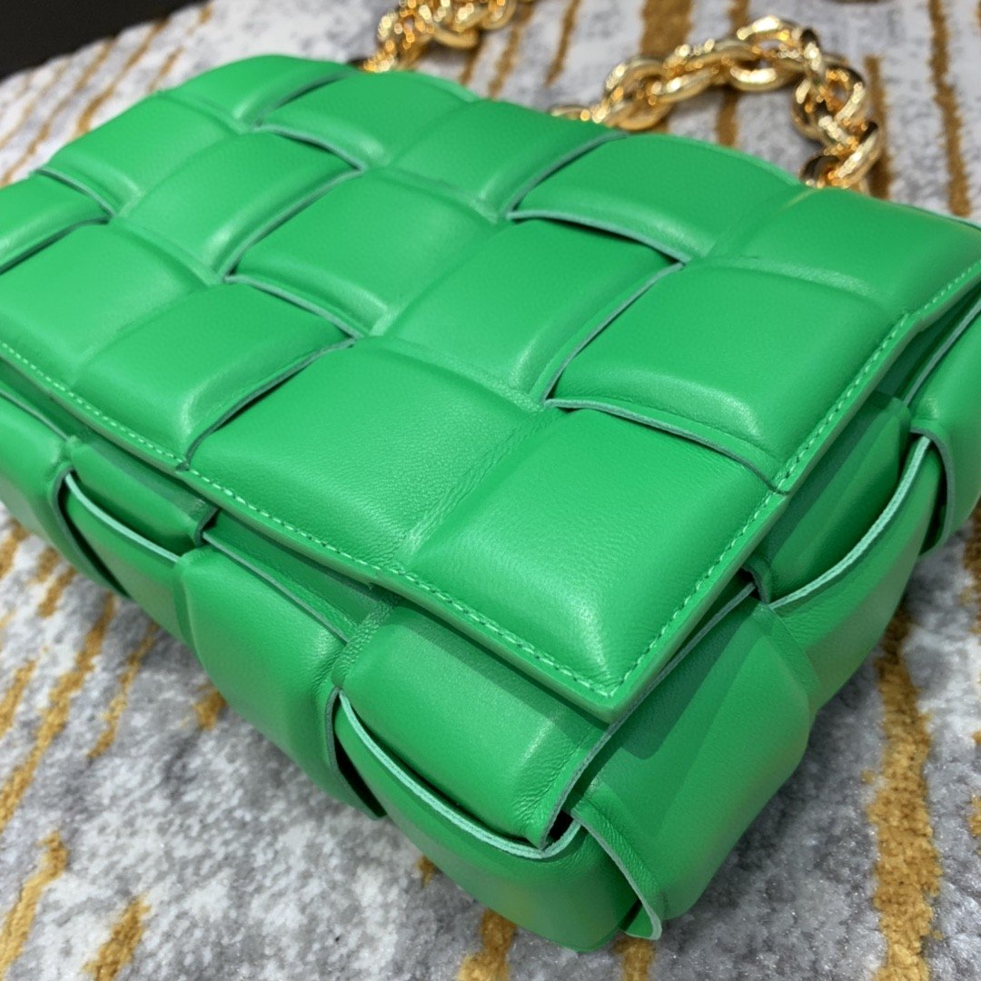 Top Quality Chain Cassette Bag For Women 10.2in/26cm In Green 631421VBWZ03722