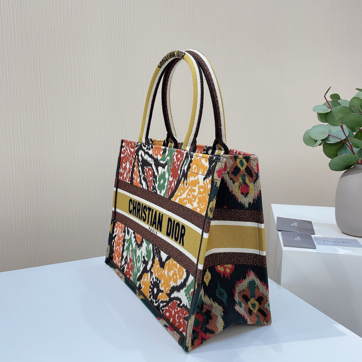 Top Quality MeTop Qualityum Book Tote Yellow Multicolor , For Women, Womens Handbags 14in/36cm CD