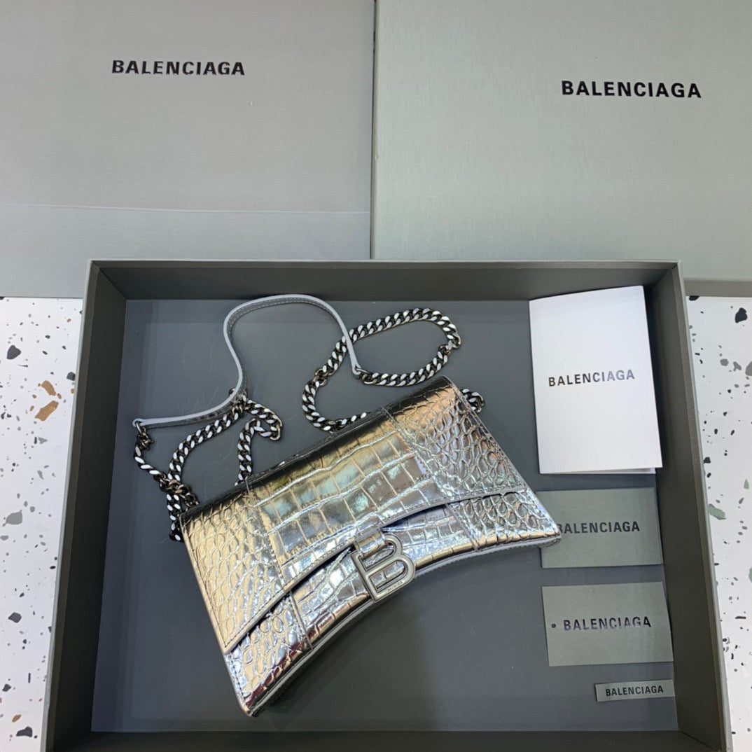 Top Quality Hourglass Wallet On Chain in Sliver, For Women,  Bags 9in/23cm