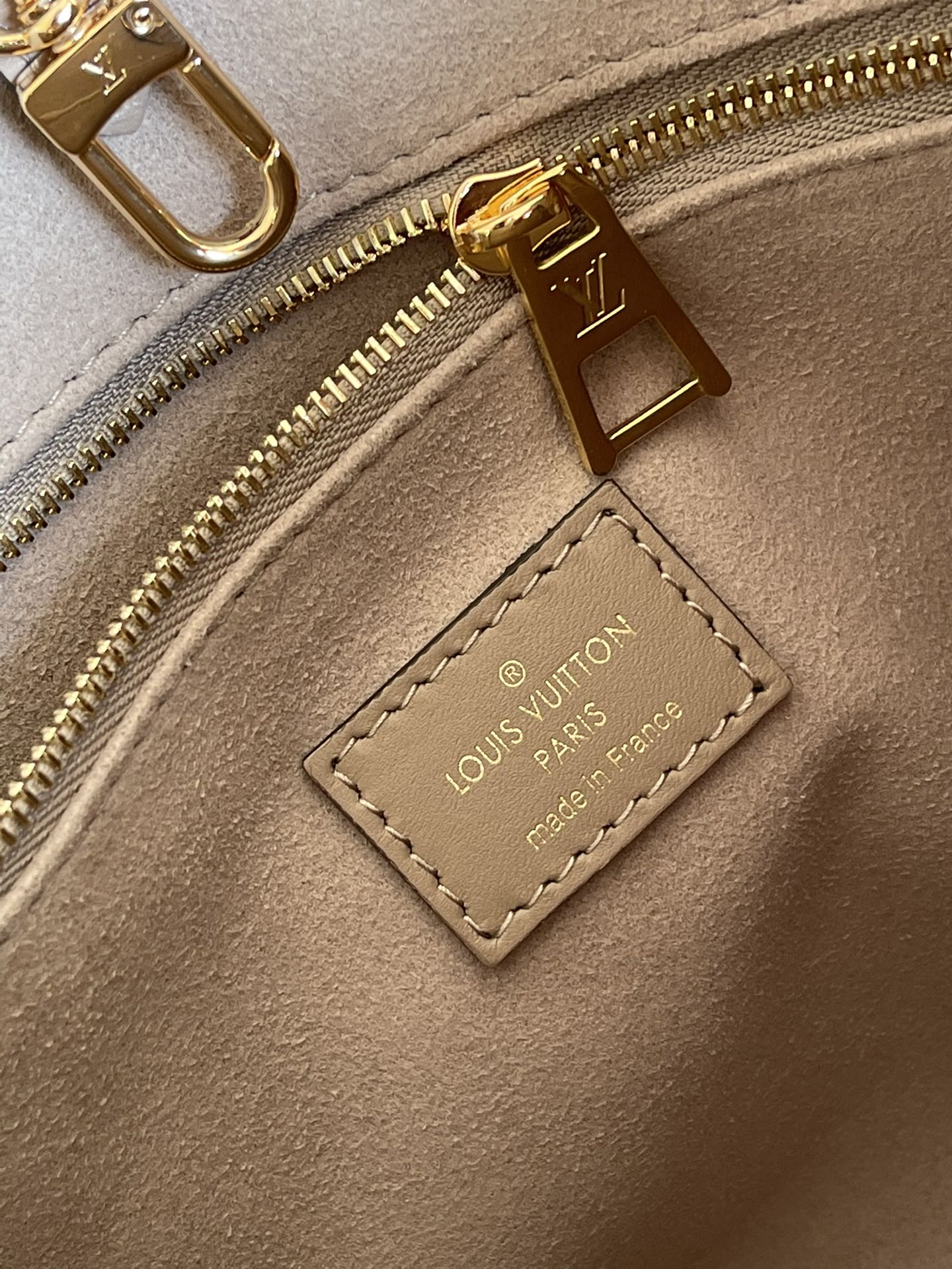 Top Quality OnTheGo PM Tote Bag Monogram Empreinte Beige For Women, Womens Handbags, Shoulder And Crossbody Bags 9.8in/25cm Top Quality