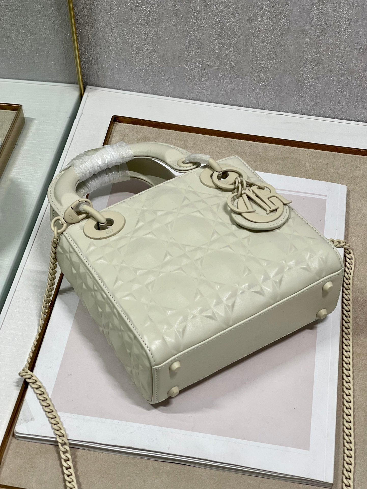 Top Quality Mini Lady Bag Latte Cannage with Beaded Motif, Beige, For Women Womens Handbags, Crossbody Bags, 18cm CD M0505INEA_M030