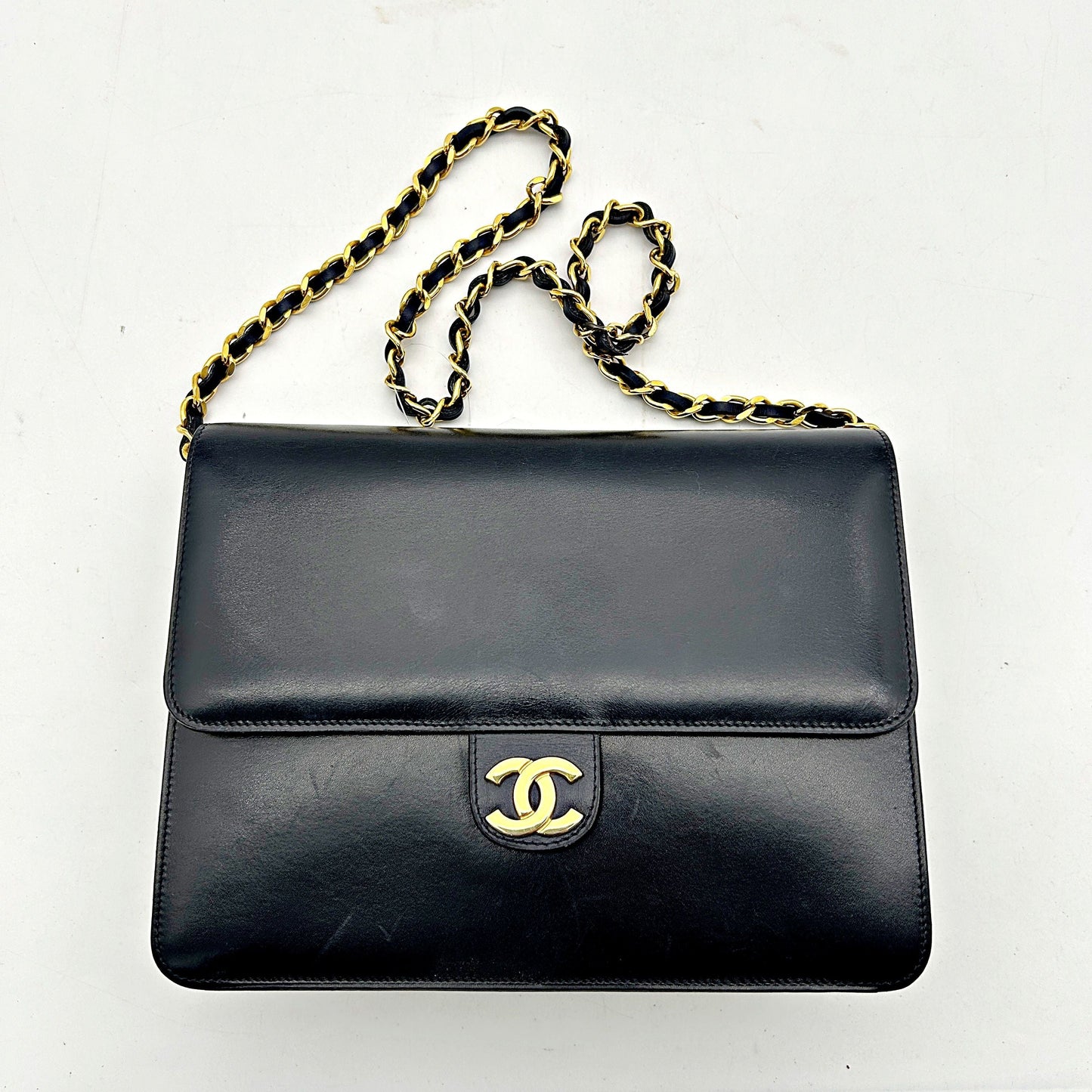 CHANEL Chain Shoulder Bag in Black ch56131cc