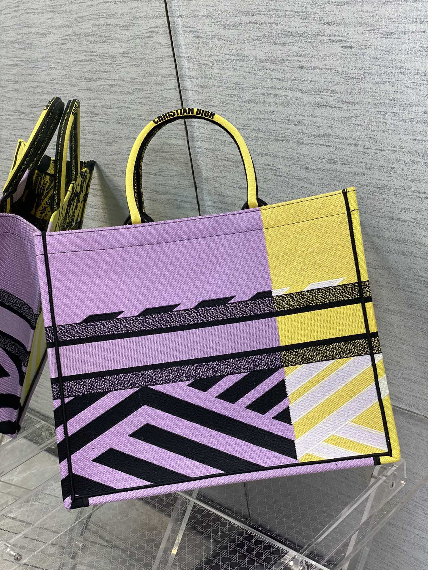 Top Quality Large Book Tote Bright Yellow and Pink D-Jungle Pop Embroidery, Yellow/Pink, For Women Womens Handbags, 41cm CD M1286ZRON_M886
