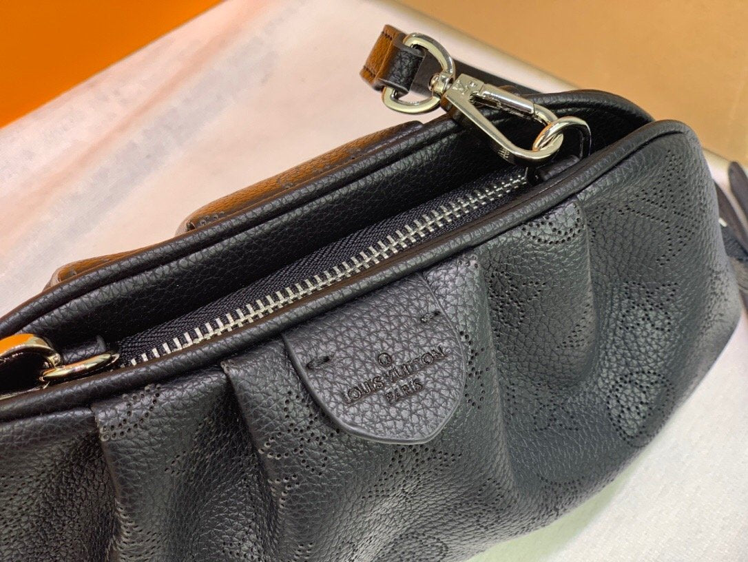 EN - New 1:1 rep  Bags LUV 122