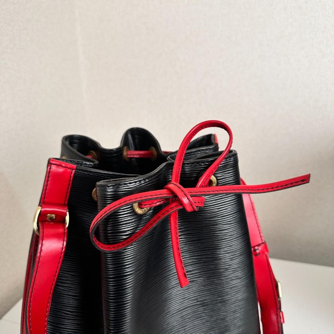 Louis Vuitton LV Monogram Noé   - Black Bucket Bags, Handbags MR1904202566022