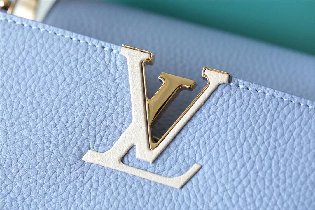 Top Quality Capucines MM Taurillon Light Blue/ Beige For Women, Womens Bags, Shoulder And Crossbody Bags 12.4in/31.5cm Top Quality 