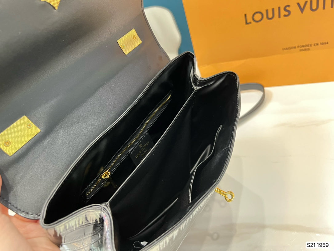 EN - New 1:1 rep Lux Bags LUV 560