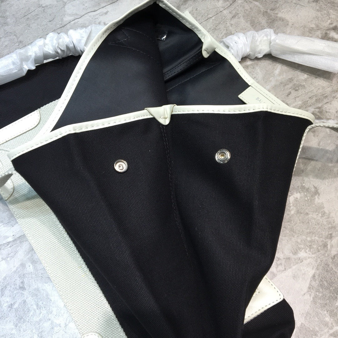 Top Quality Navy MeTop Qualityum Cabas Tote Bag In White, For Women,  Bags 14.1in/36cm