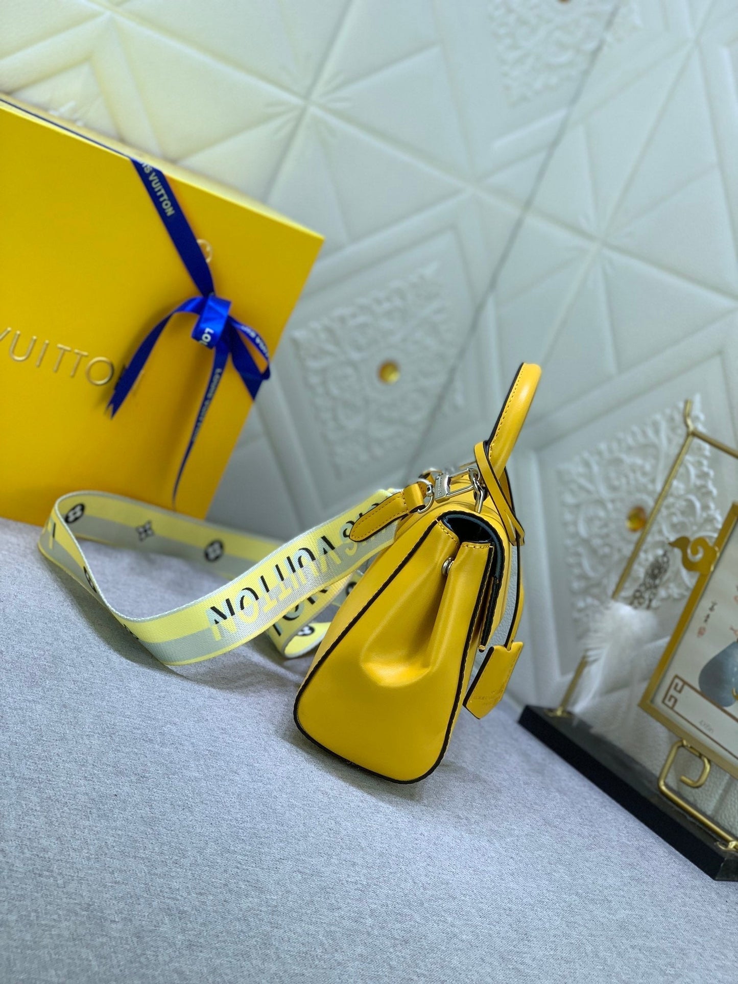 New 1:1 rep Lux Bags LUV 889