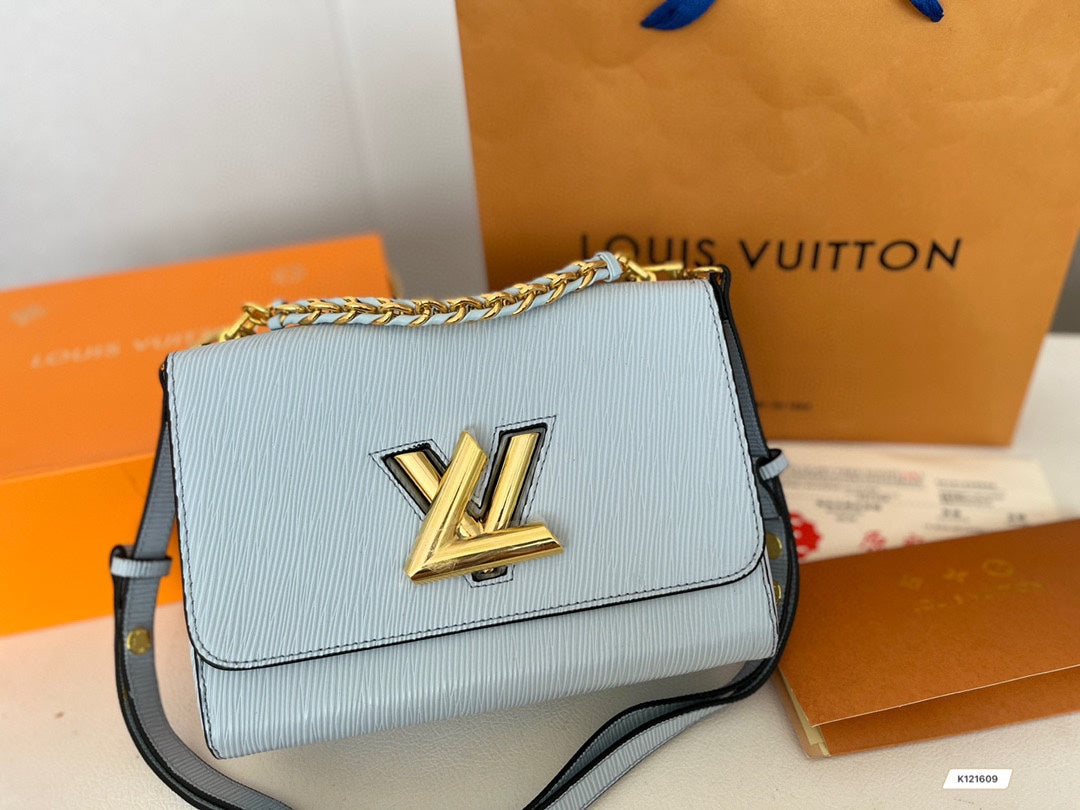 EN - New 1:1 rep Lux Bags LUV 530