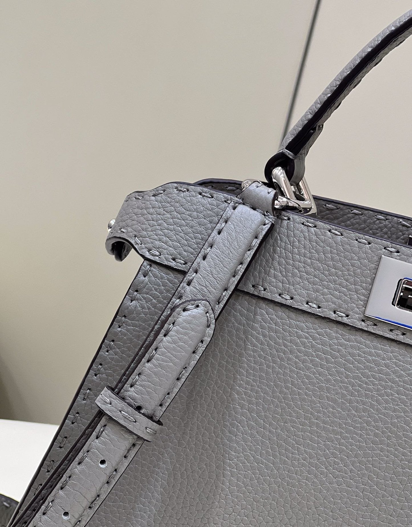Top QualityTop Quality Peekaboo ISeeU Medium Gray For Women, Women’s Handbags, Shoulder Bags 13.1in/33.5cm FF
