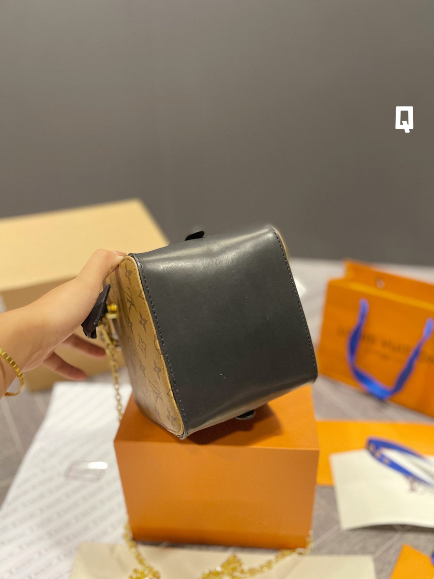 EN - New 1:1 rep Lux Bags LUV 563
