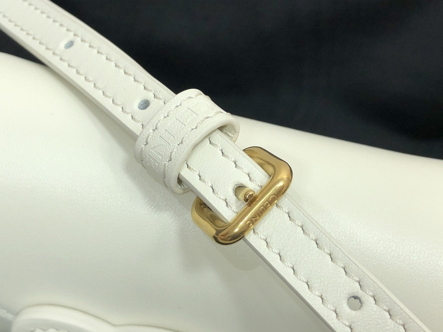 Top Quality Mini BesaTop Quality Cuir Triomphe White For Women 4in/11cm 10J303DPQ.01BC