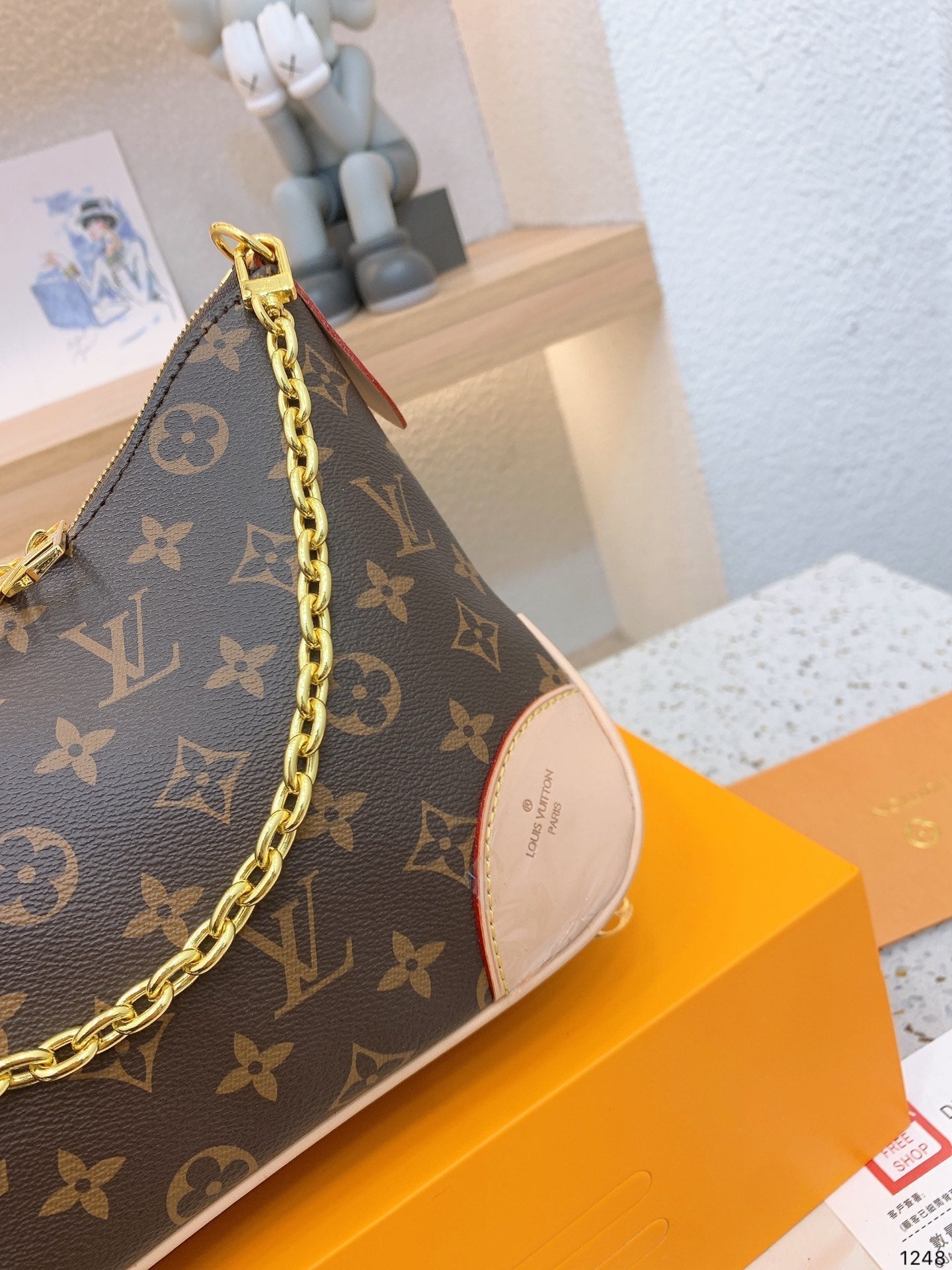 EN - New 1:1 rep Lux Bags LUV 547
