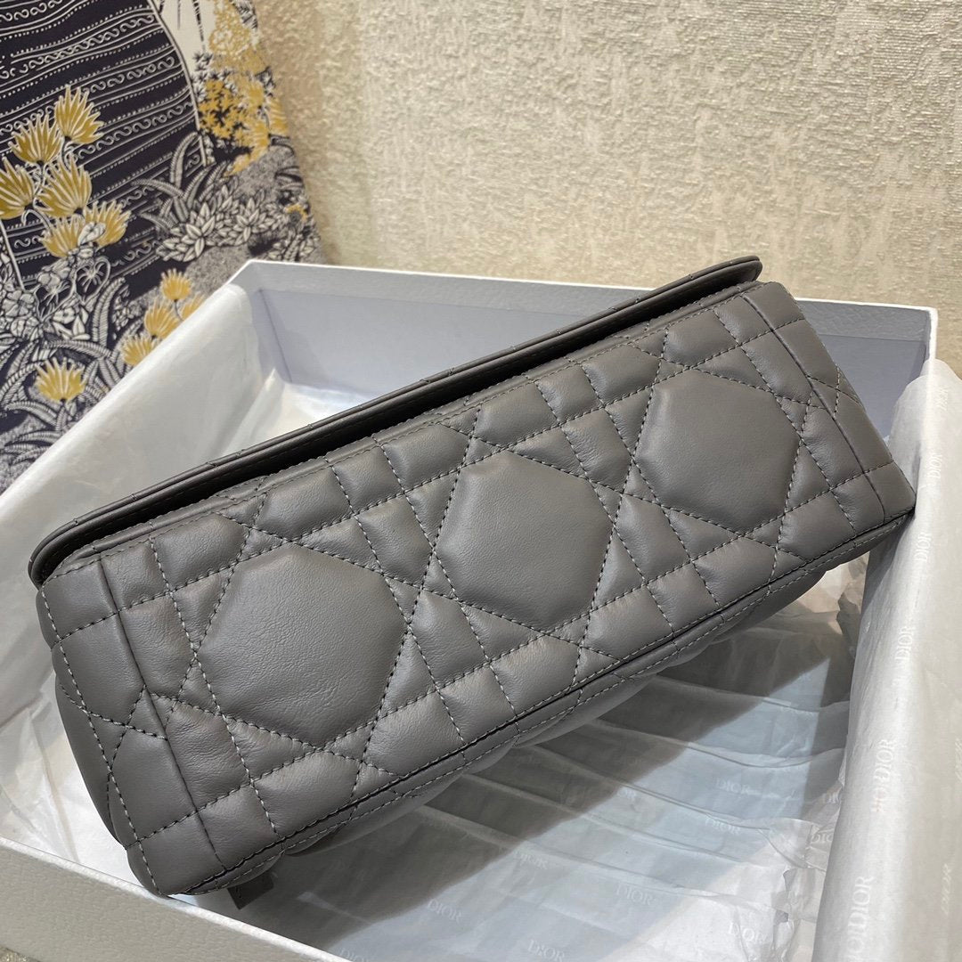 Top Quality MeTop Qualityum Caro Bag Gray Padded Macrocannage, Dark Grey, For Women Womens Handbags, Crossbody Bags, 25cm CD M9242BNGK_M41G
