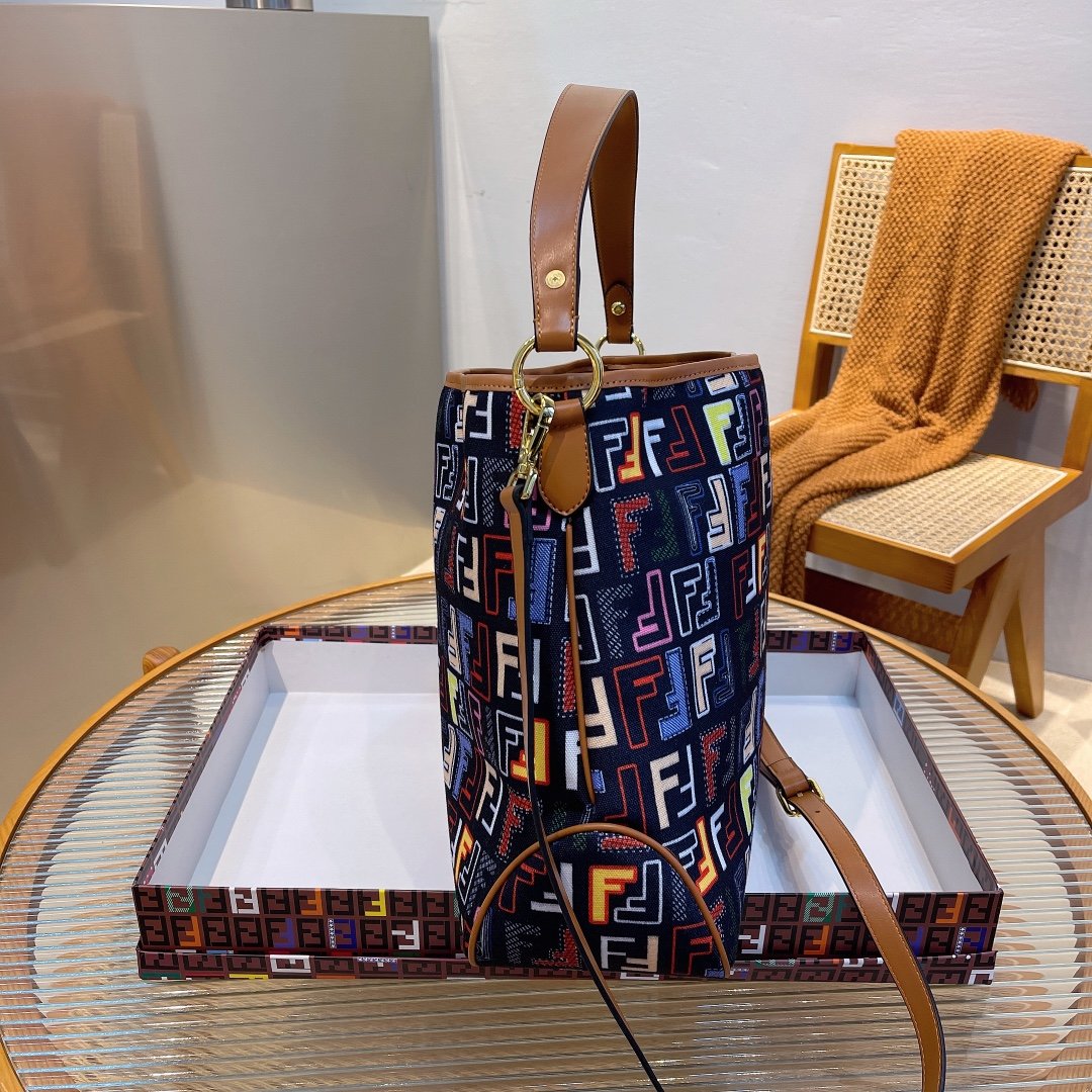 EN - New 1:1 rep  Bags FEI 194