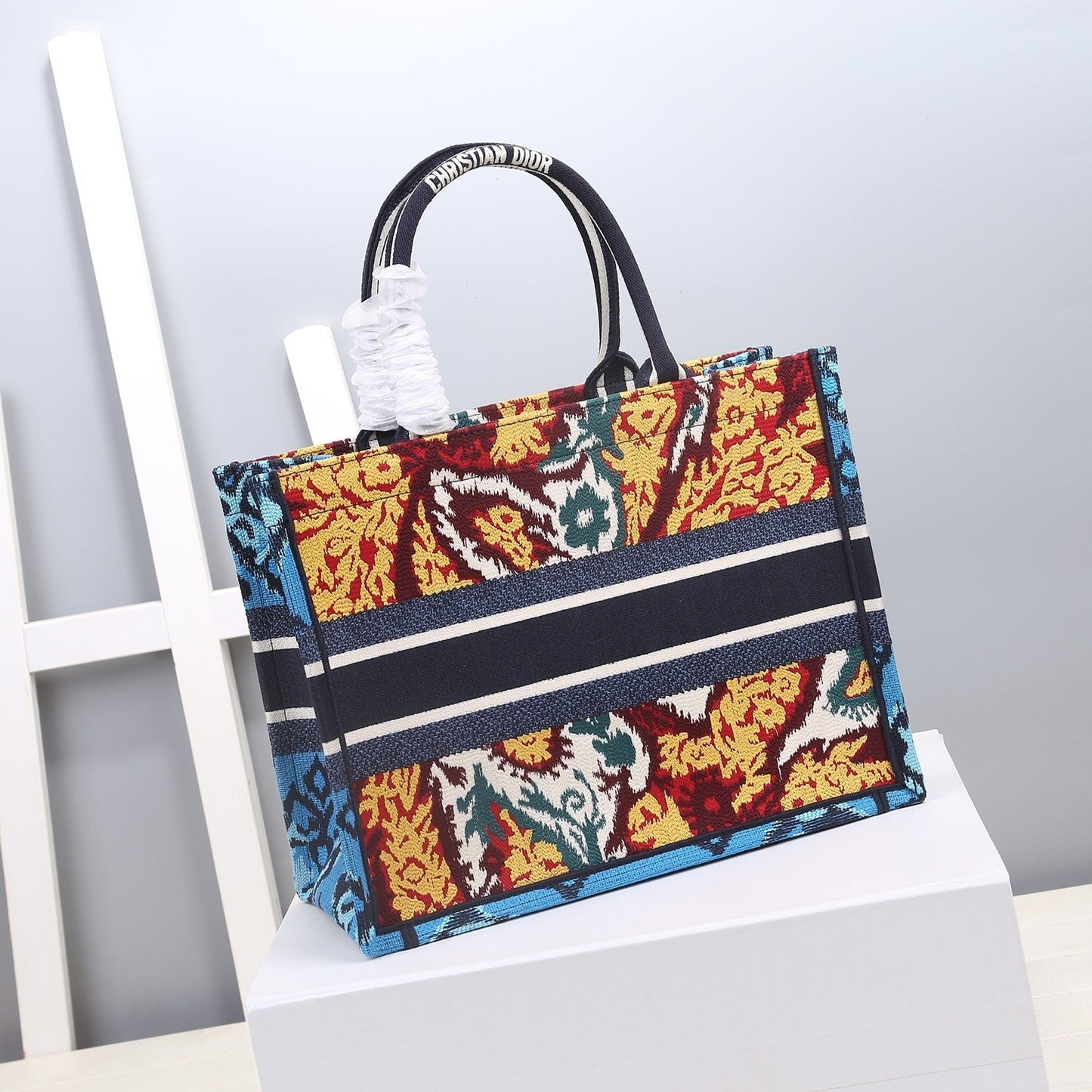 Top Quality MeTop Qualityum Book Tote Multicolor For Women 14in/36cm CD