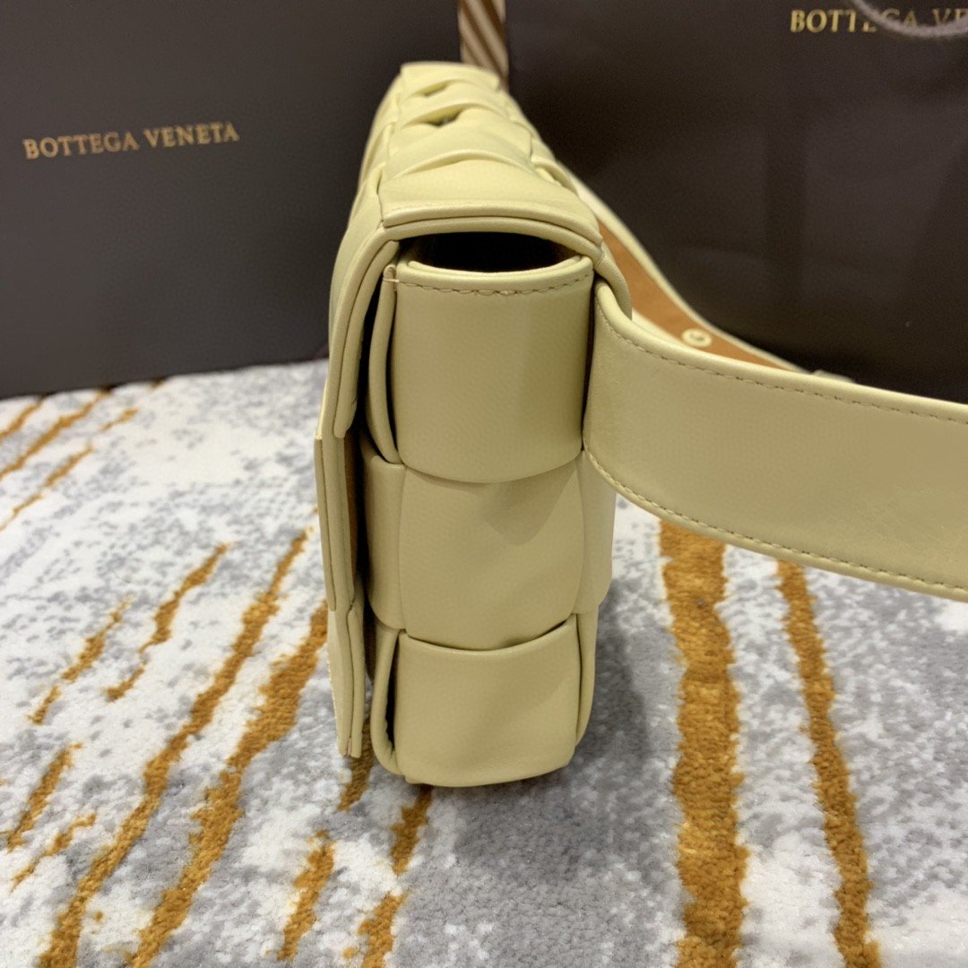 Top Quality Brick Cassette Bag For Women 11in/28cm In Beige