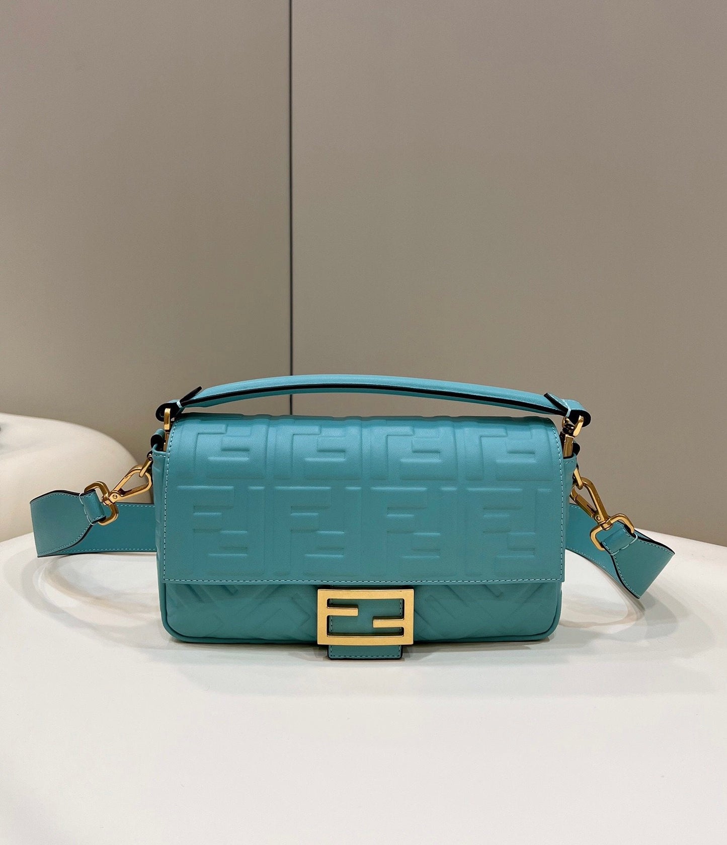 Top QualityTop Quality Baguette Teal For Women, Women’s Handbags, Shoulder And Crossbody Bags 10in/27cm FF 8BR600