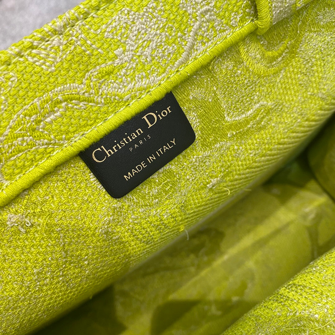 Top Quality MeTop Qualityum Book Tote Lime Toile de Jouy Reverse Embroidery For Women 36cm/16.5in CD