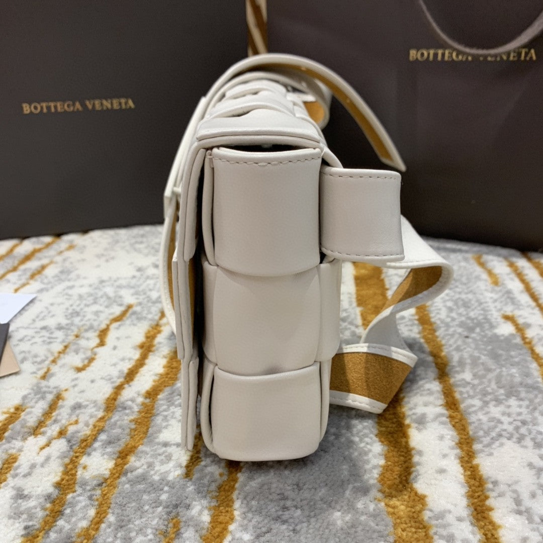Top Quality Brick Cassette Bag For Women 11in/28cm In White