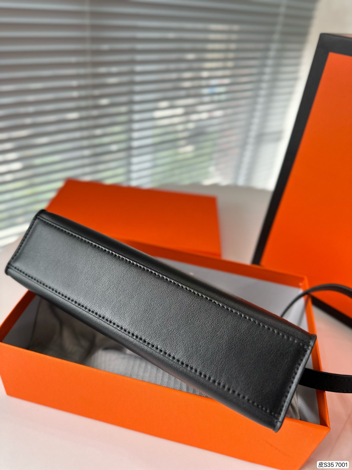 EN - New 1:1 rep  Bags HM 148