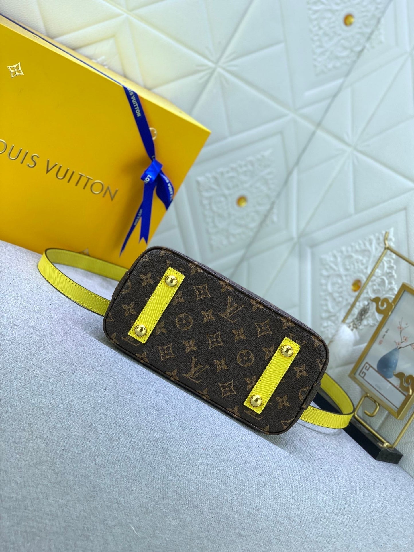EN - Luxury Bags LUV 834