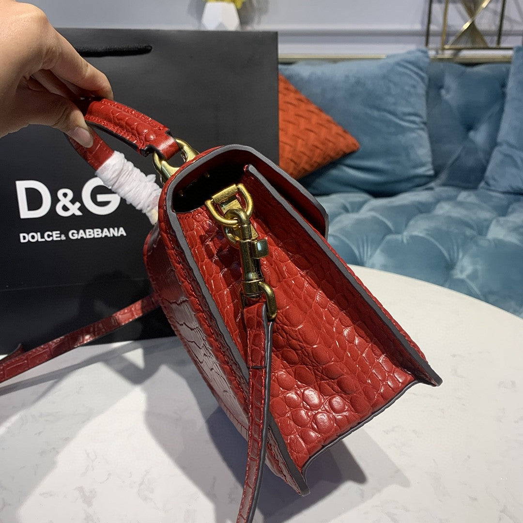 Top Quality MeTop Qualityum Devotion Bag Red For Women 9.5in/24cm