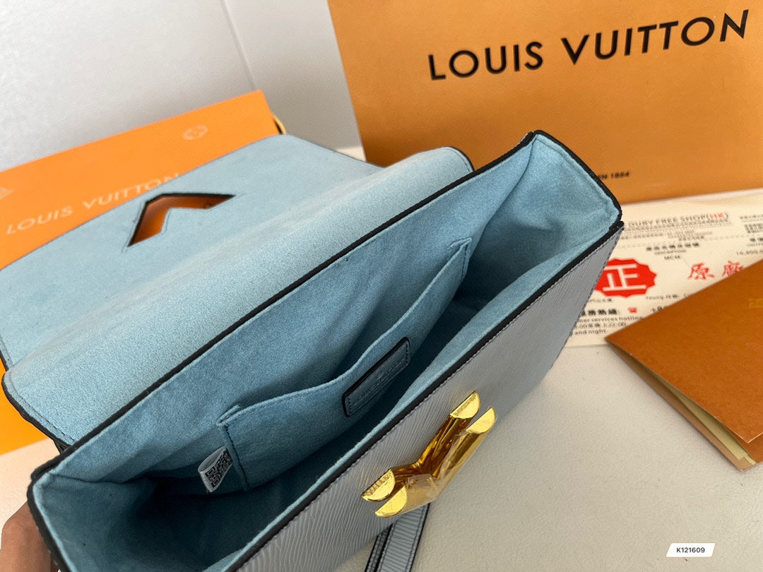 EN - New 1:1 rep Lux Bags LUV 530
