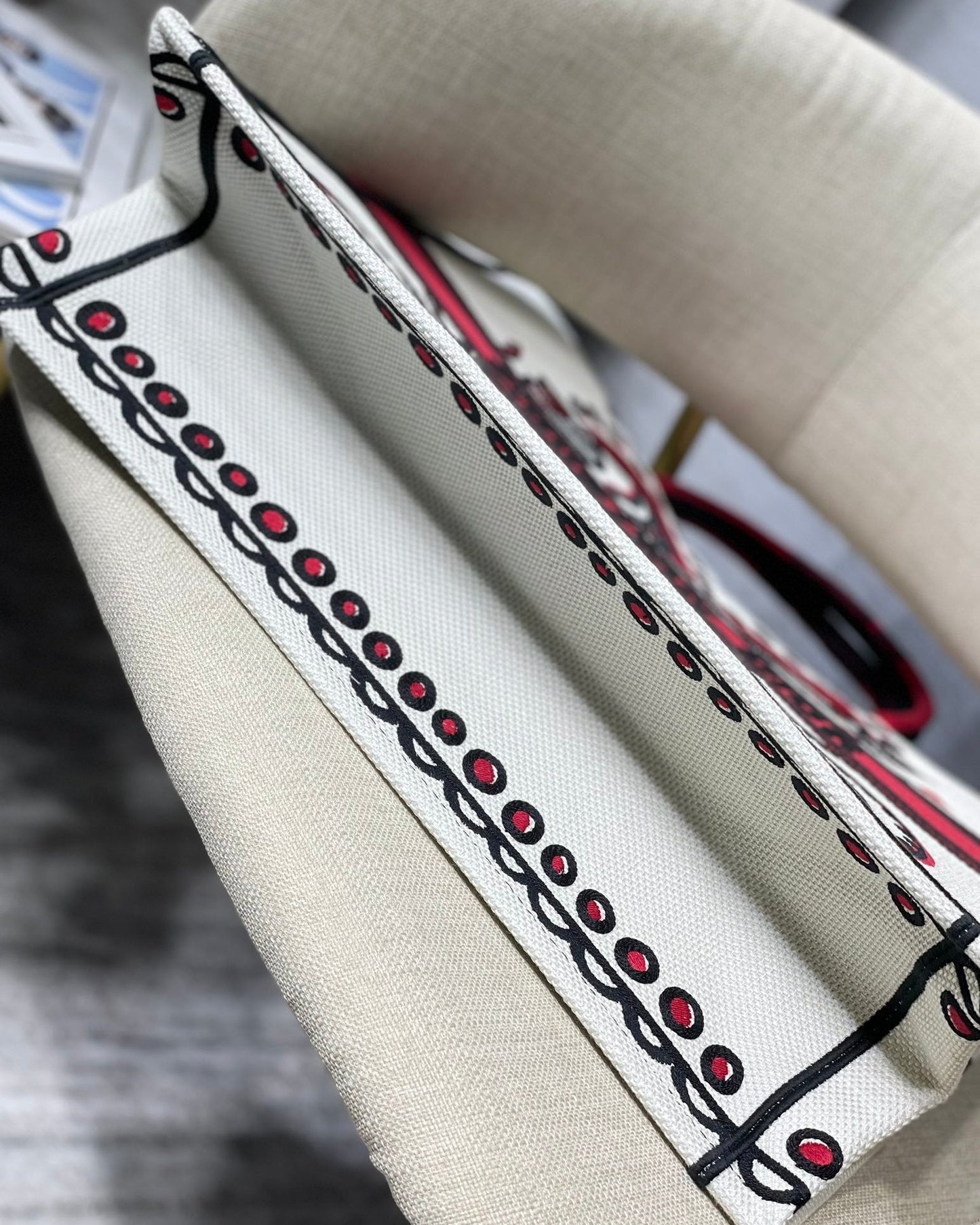 Top Quality MeTop Qualityum Book Tote Latte Multicolor Cupidon Embroidery, Red/White, For Women Womens Handbags, 41cm CD M1296ZTQG_M941