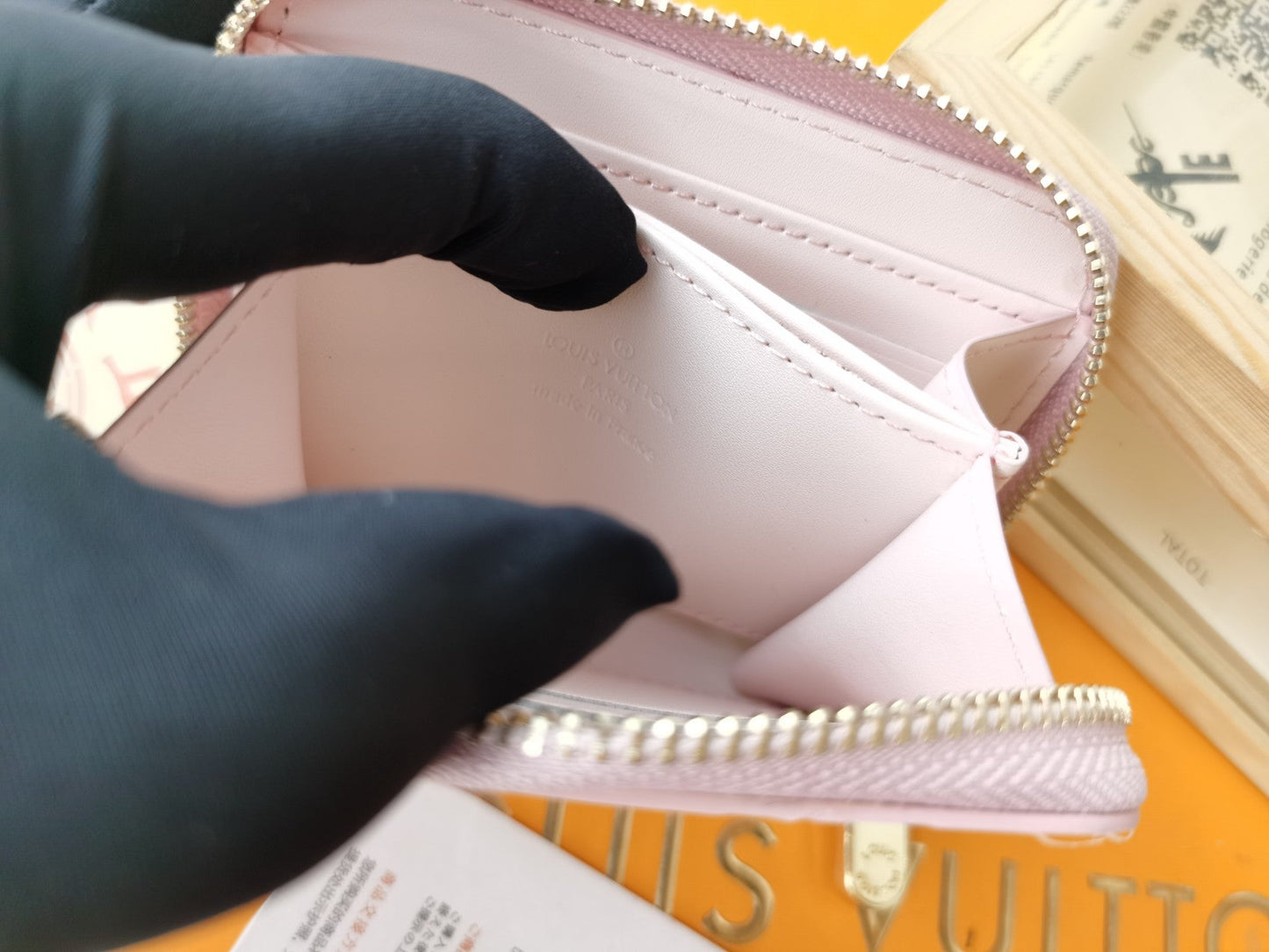 EN - New 1:1 rep  Wallet LUV 121