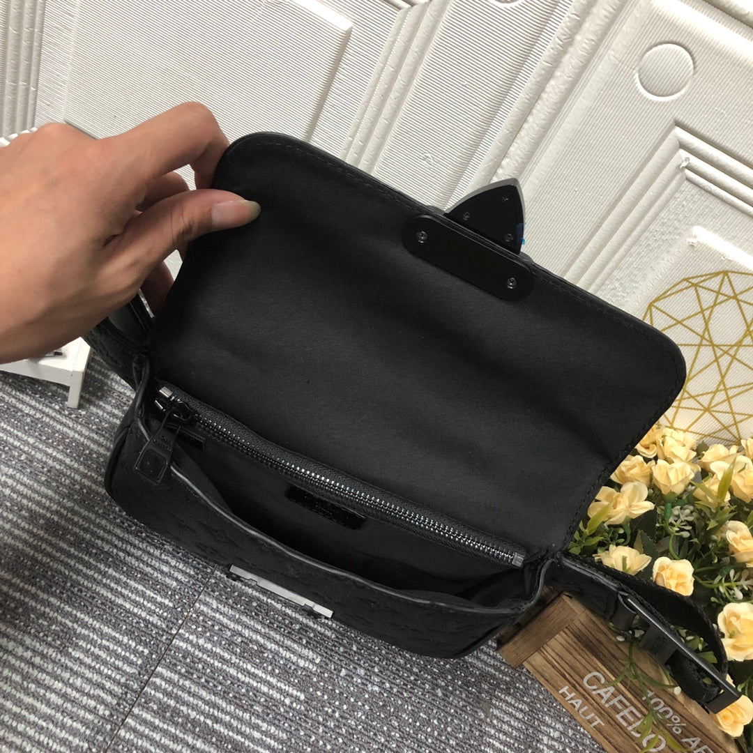 Top Quality S Lock Sling Bag Black For Men, Bags 8.3in/21cm Top Quality M58487