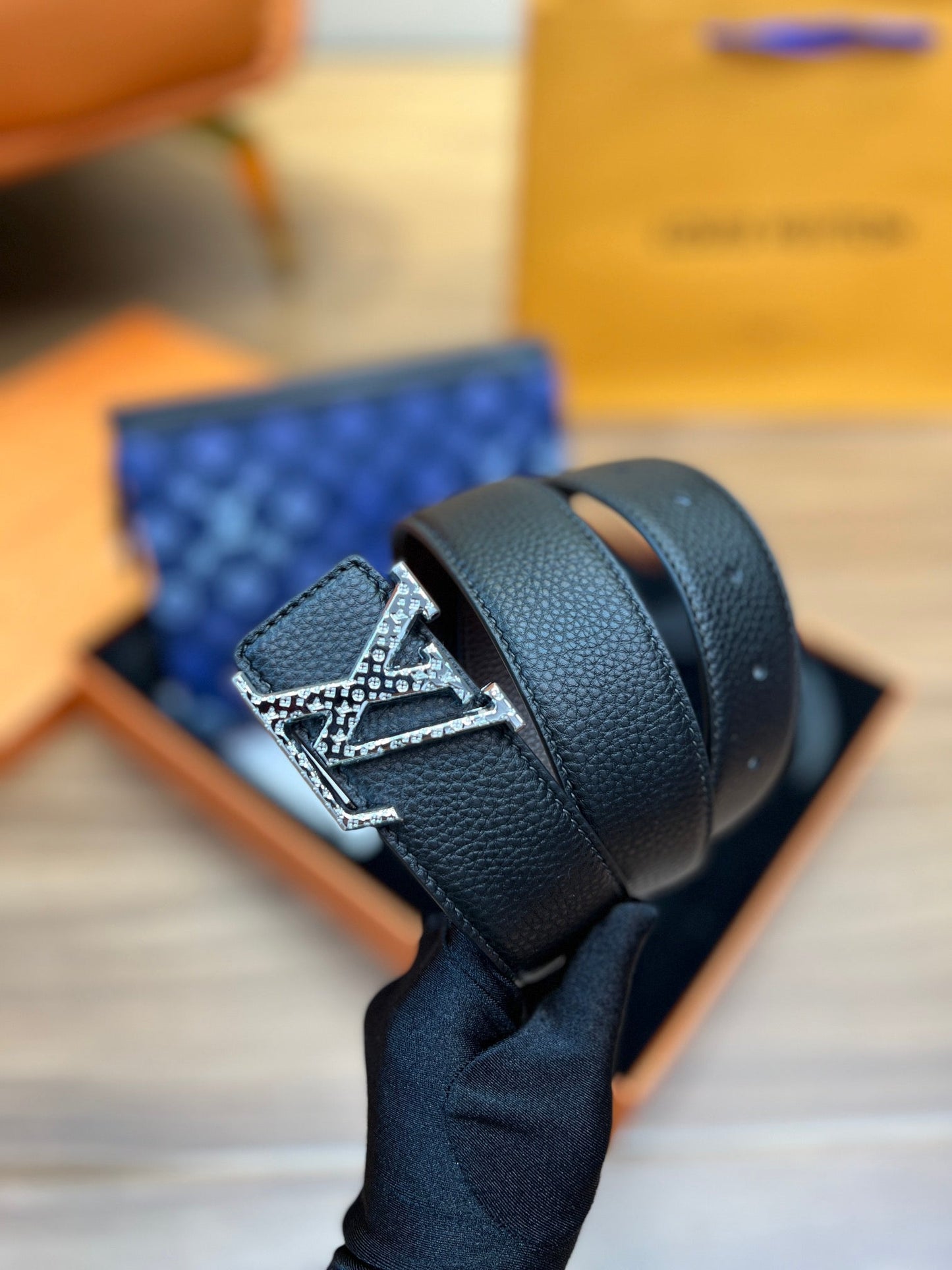 EN - New 1:1 rep Lux Bags LUV 541