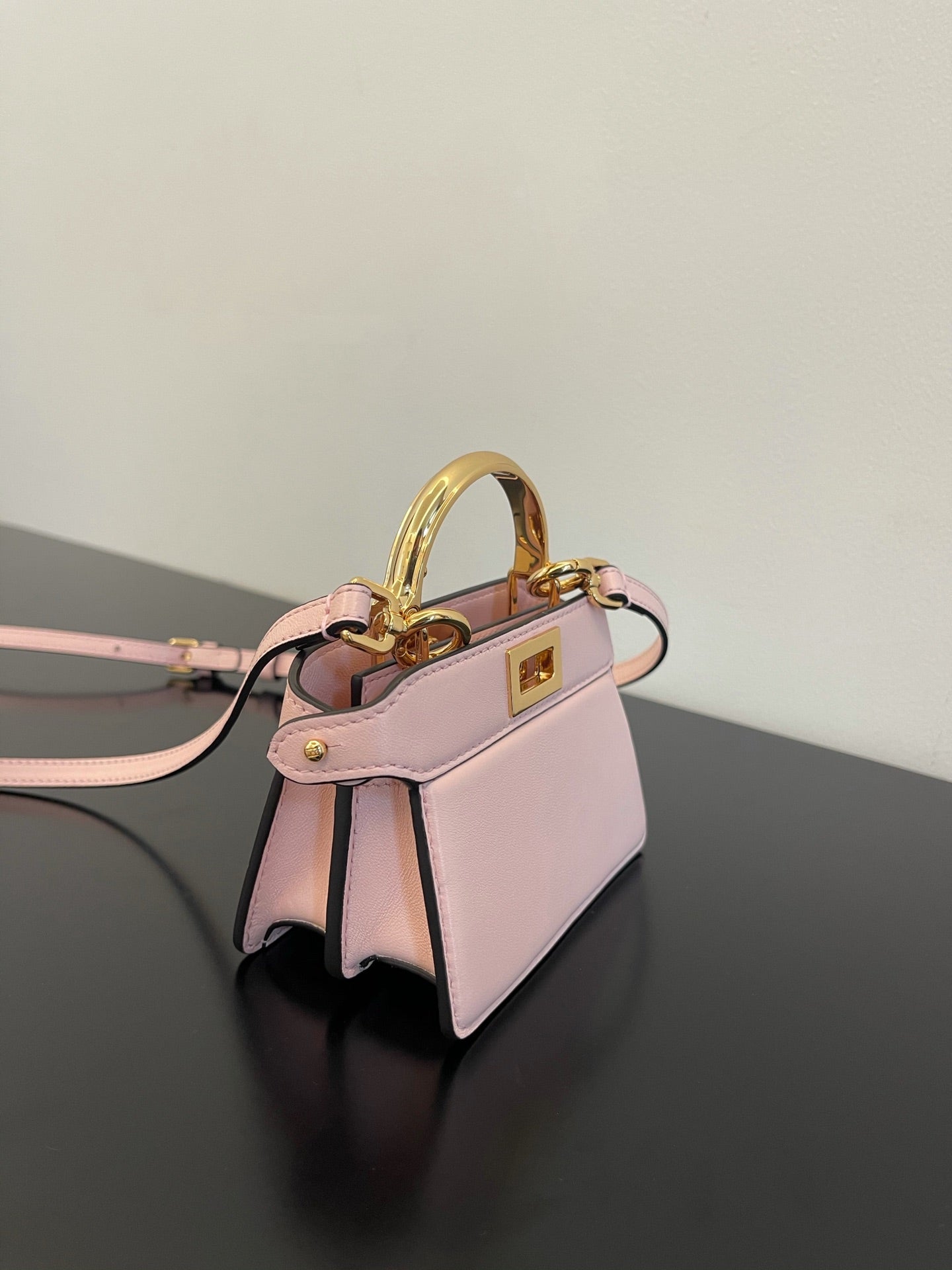 Top QualityTop Quality Peekaboo ISeeU Petite Light Pink Micro Bag For Woman 11cm/4.5in