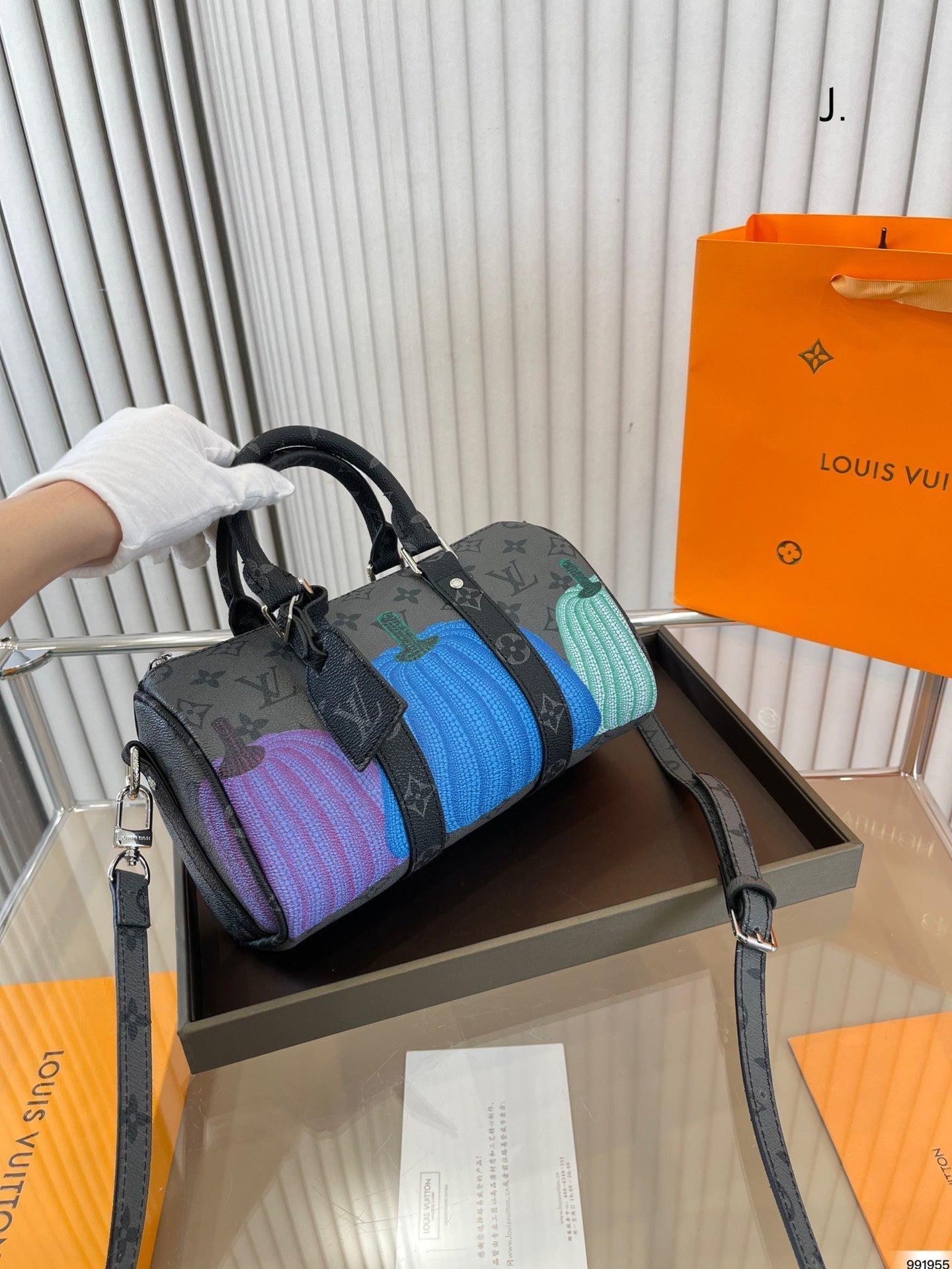 EN - New 1:1 rep  Bags LUV 676