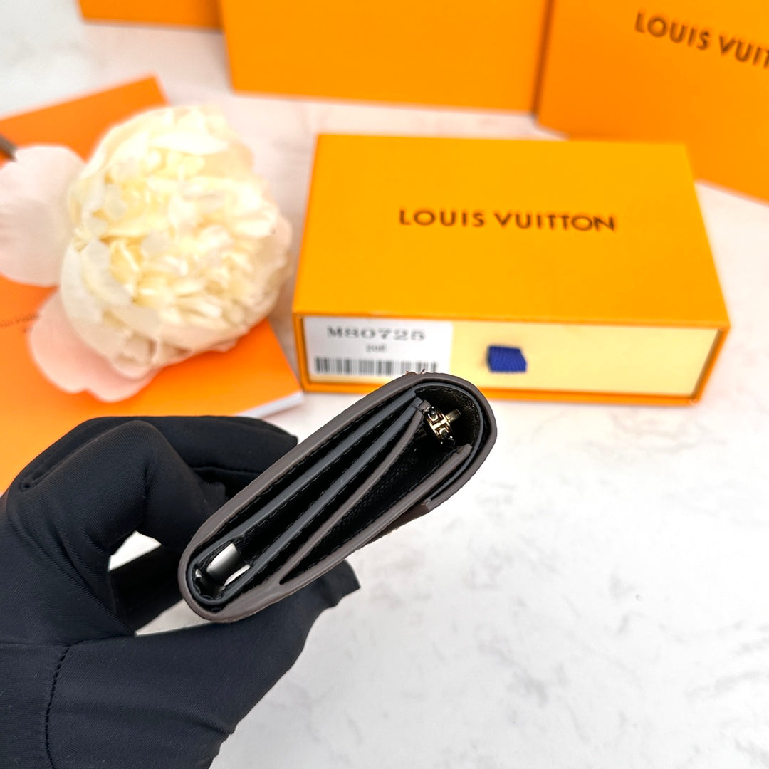 EN - New 1:1 rep  Wallet LUV 137