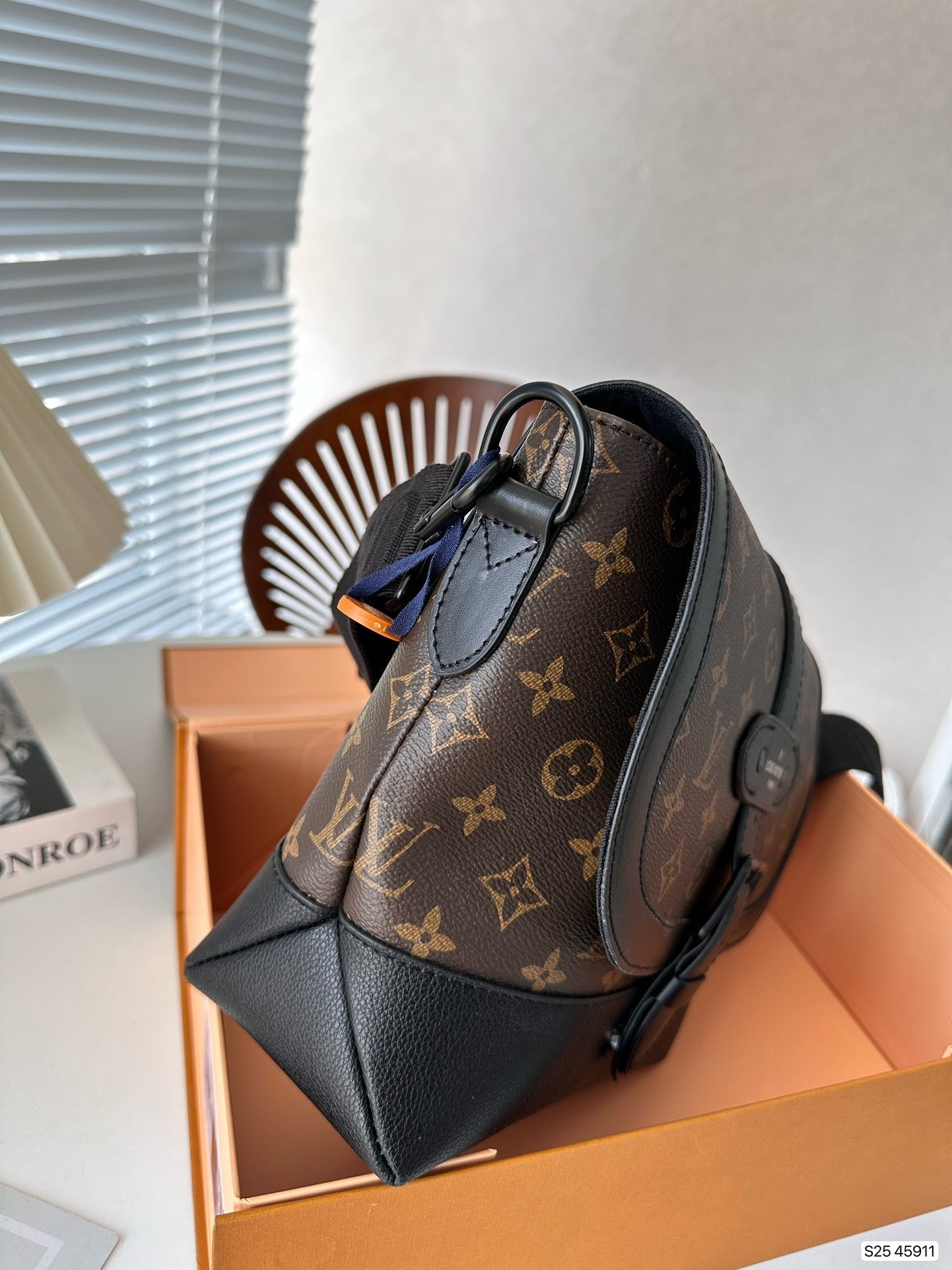 EN - Luxury Bags LUV 840